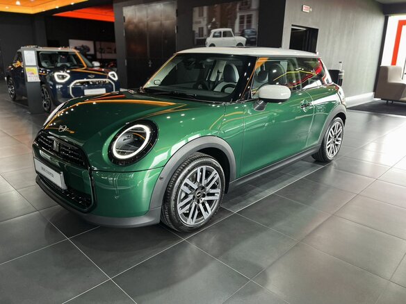 2025 Mini Hatch C IV (F65/F66/J01), зелёный, 5690000 рублей