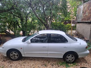 1999 Hyundai Lantra II Рестайлинг, белый, 210000 рублей, вид 3