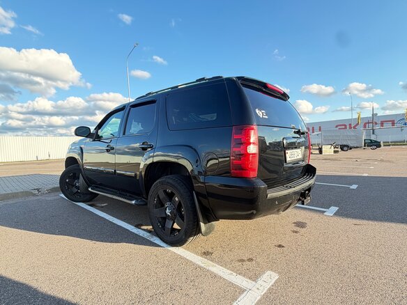 2006 Chevrolet Tahoe III, чёрный, 1700000 рублей - вид 5