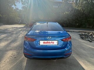 2017 Hyundai Solaris II, синий, 1250000 рублей, вид 2