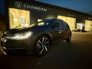 2018 Volkswagen Golf VII Рестайлинг, серый, 1625000 рублей, вид 4