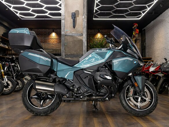 2026 BMW R 1300 RT, чёрный, 3490000 рублей - вид 3