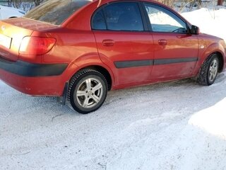 2009 Kia Rio II, красный, 550000 рублей, вид 2
