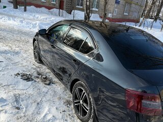 2017 Skoda Octavia III (A7), чёрный, 1150000 рублей, вид 4