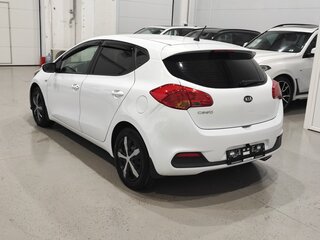 2014 Kia Ceed II, белый, 820000 рублей, вид 4