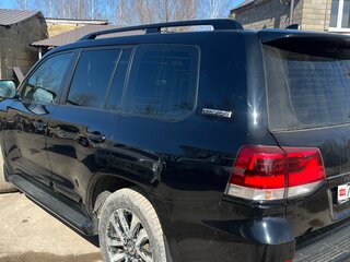 2018 Toyota Land Cruiser 200 Series Рестайлинг 2, чёрный, 6300000 рублей, вид 3