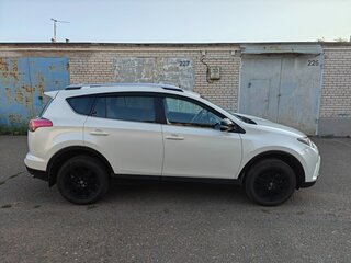 2017 Toyota RAV4 IV (XA40) Рестайлинг, белый, 2550000 рублей, вид 4