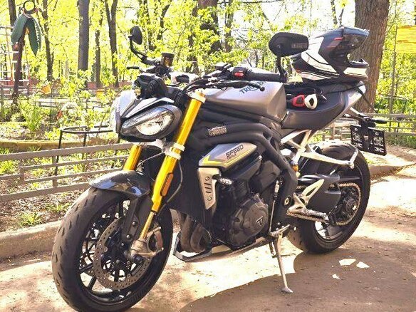 2021 Triumph Speed Triple, серый, 900000 рублей - вид 17