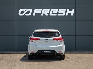 2015 Kia Rio 6-speed III, белый, 1140000 рублей, вид 4