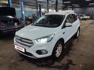 2017 Ford Kuga II Рестайлинг, белый, 1450000 рублей, вид 2