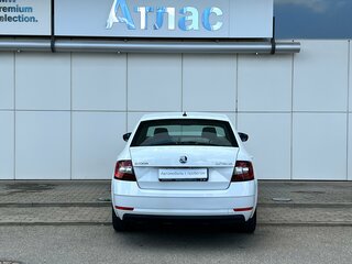 2018 Skoda Octavia III (A7) Рестайлинг, белый, 1590000 рублей, вид 4