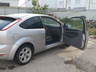 2010 Ford Focus II Рестайлинг, серебристый, 550000 рублей, вид 5