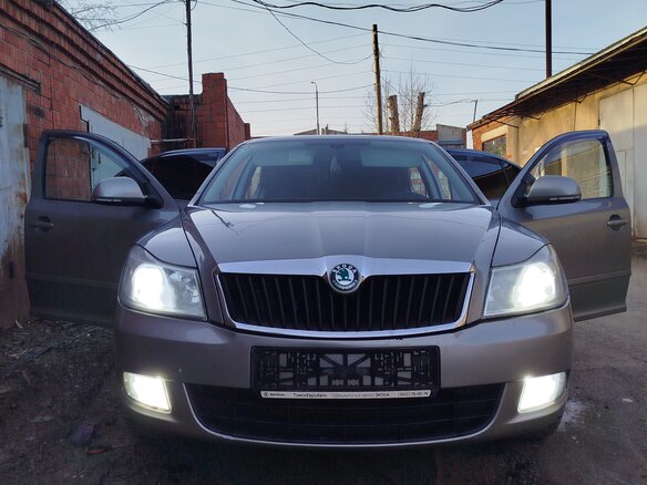 2012 Skoda Octavia II (A5) Рестайлинг, бежевый, 1000000 рублей - вид 1