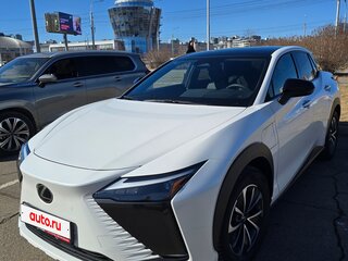 2023 Lexus RZ 450e, белый, 6500000 рублей, вид 2