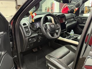2018 Ram 1500 Crew Cab V, чёрный, 5800000 рублей, вид 5