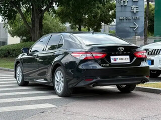 2022 Toyota Camry VIII (XV70) Рестайлинг, чёрный, 3499000 рублей, вид 4