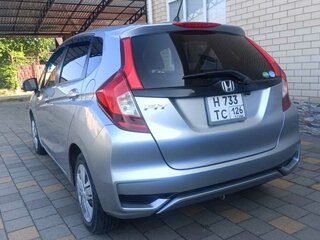 2018 Honda Fit III Рестайлинг, серебристый, 1270000 рублей, вид 3