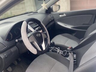 2013 Hyundai Solaris I, белый, 1100000 рублей, вид 5