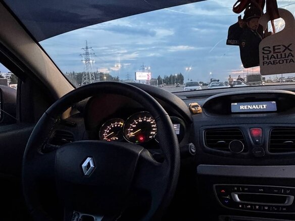 2010 Renault Fluence I, чёрный, 400000 рублей - вид 5