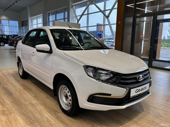 2026 Lada (ВАЗ) Granta I Рестайлинг, белый, 987000 рублей - вид 2