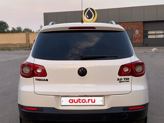 2011 Volkswagen Tiguan I, белый, 1375000 рублей, вид 2