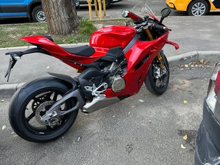 2024 Ducati Panigale V4, красный, 3000000 рублей, вид 2