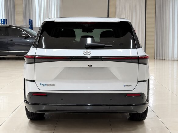2026 Toyota bZ3X 58.3 kWh, белый, 2750002 рублей - вид 4