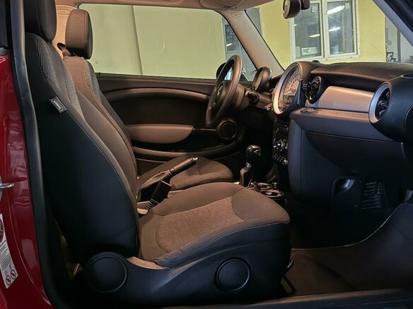 2011 Mini Hatch One II (R56) Рестайлинг, красный, 880000 рублей - вид 7