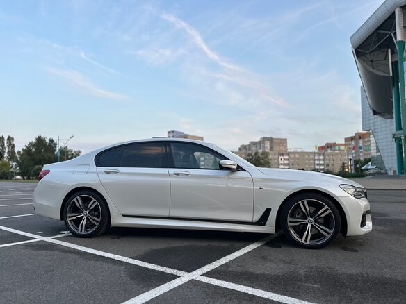 2018 BMW 7 серии Long 740Ld xDrive VI (G11/G12), белый, 4220000 рублей - вид 2