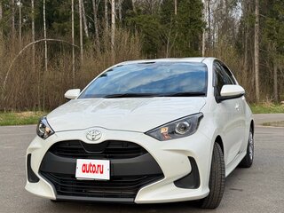 2020 Toyota Yaris IV, белый, 1550000 рублей, вид 1