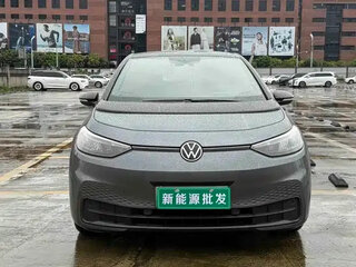 2024 Volkswagen ID.3 57.3 kWh I, серый, 2584099 рублей, вид 2
