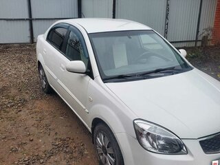 2009 Kia Rio II Рестайлинг, белый, 530000 рублей, вид 3