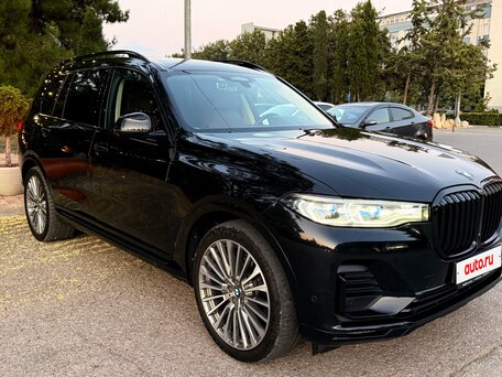 2022 BMW X7 40i I (G07), чёрный, 8200000 рублей, вид 2