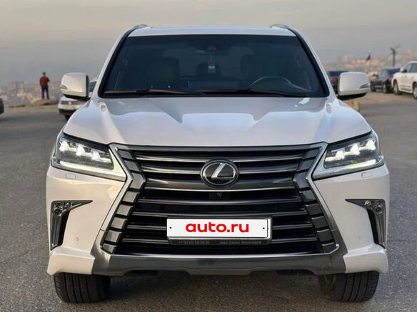 2018 Lexus LX 570 III Рестайлинг 2, белый, 7300000 рублей