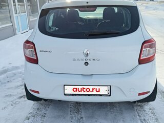 2019 Renault Sandero II Рестайлинг, белый, 870000 рублей, вид 4