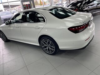 2021 Mercedes-Benz E-Класс 200 V (W213, S213, C238) Рестайлинг, белый, 7200000 рублей, вид 4