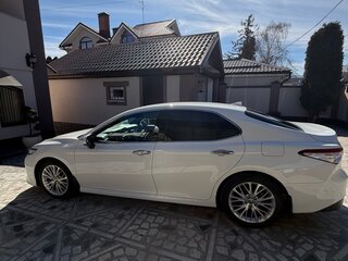 2021 Toyota Camry VIII (XV70), белый, 3500000 рублей, вид 2
