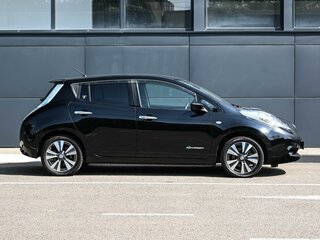 2017 Nissan Leaf 30kWh I (ZE0/AZE0), чёрный, 1358000 рублей, вид 5