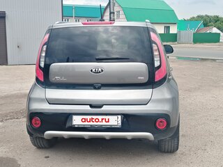 2018 Kia Soul II Рестайлинг, серебристый, 1450000 рублей, вид 5