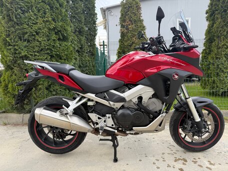 2017 Honda VFR 800X (Crossrunner), красный, 750000 рублей, вид 2