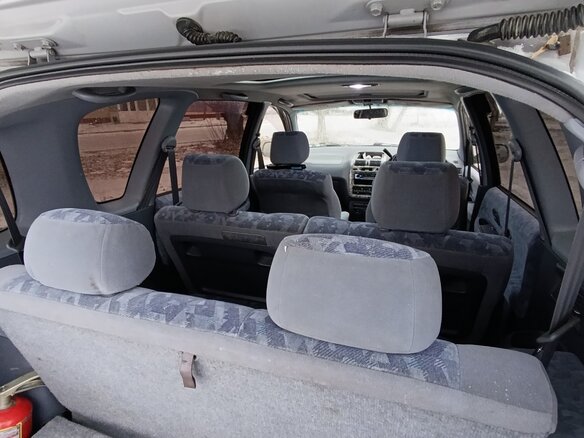 1998 Toyota Ipsum I (M10), серебристый, 500000 рублей - вид 15
