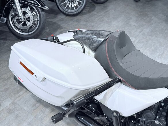 2024 Harley-Davidson CVO Road Glide ST, белый, 4799000 рублей - вид 14