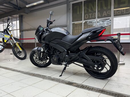 2020 Bajaj Dominar 400, чёрный, 305000 рублей, вид 1