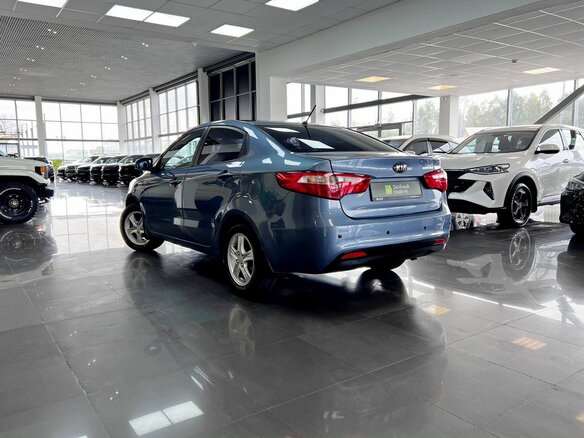2013 Kia Rio 5-speed III, голубой, 745000 рублей - вид 5