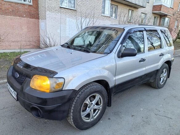 2004 Ford Escape I Рестайлинг, серебристый
