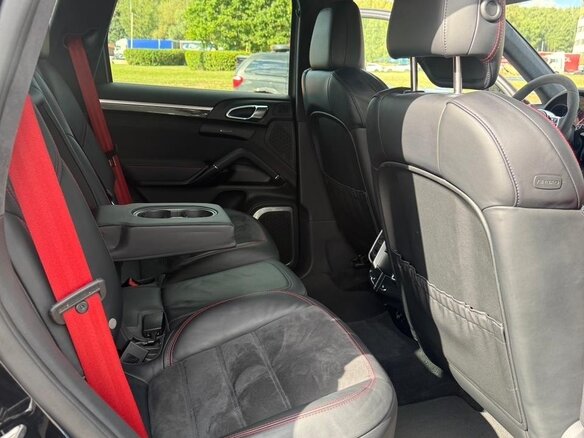 2015 Porsche Cayenne GTS II Рестайлинг (958), чёрный, 3777888 рублей - вид 18