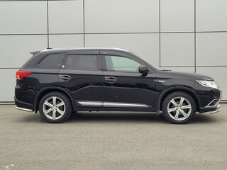 2018 Mitsubishi Outlander III Рестайлинг 3, чёрный, 1980000 рублей, вид 4