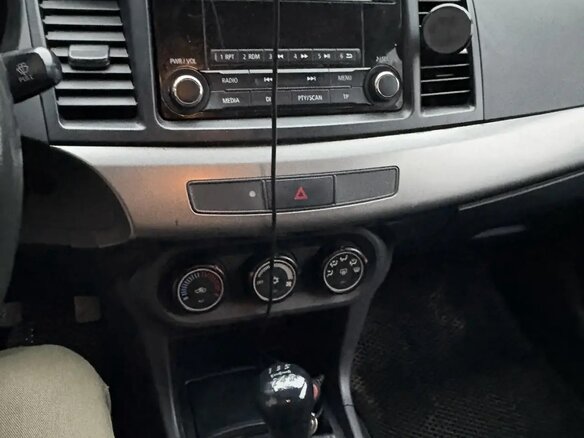 2013 Mitsubishi Lancer X Рестайлинг, серебристый, 799900 рублей - вид 8
