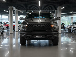 2025 Ram 1500 Crew Cab V Рестайлинг, серый, 9000000 рублей, вид 3
