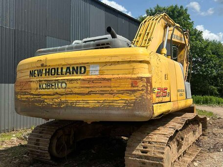 2010 New Holland E215B, жёлтый, 2500000 рублей, вид 4
